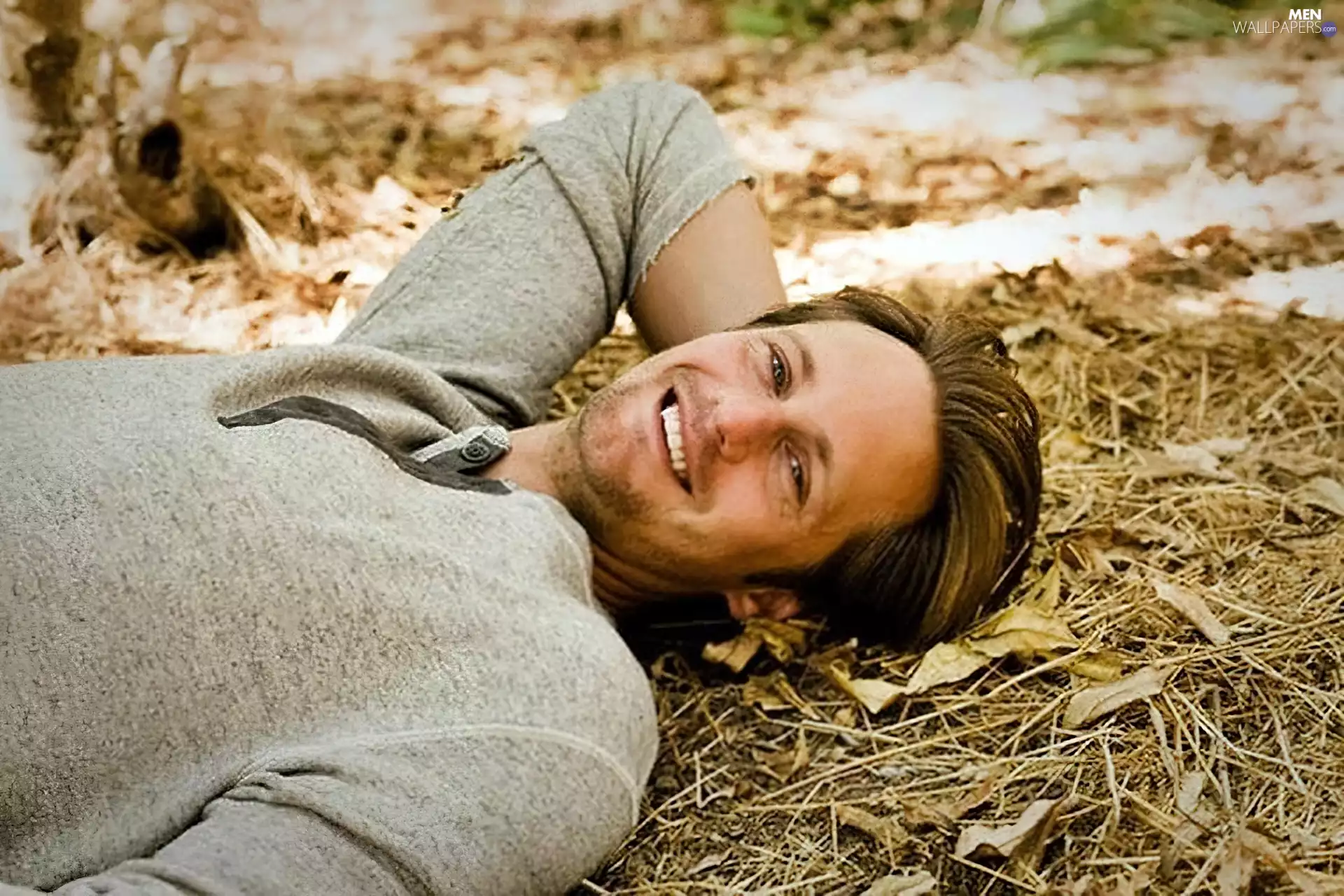 Alexander Skarsgard, Smile