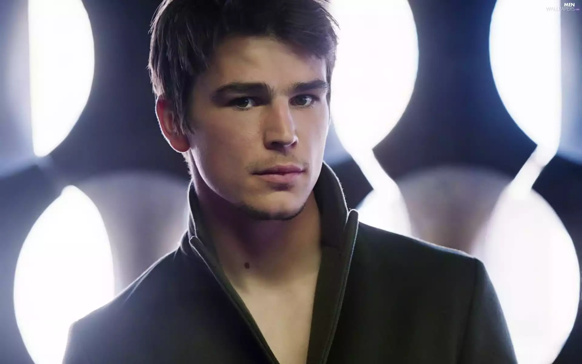 Coat, Josh, Hartnett