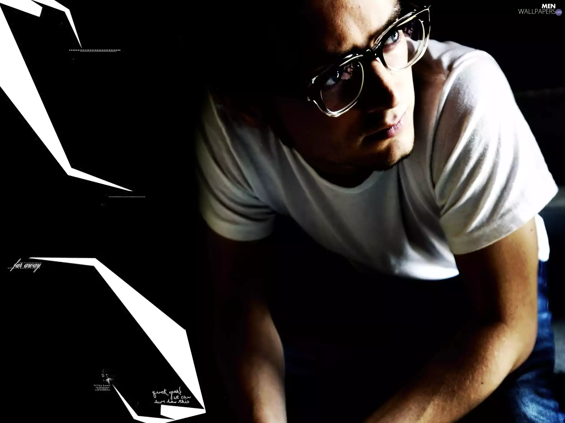 Glasses, Elijah Wood, White shirt
