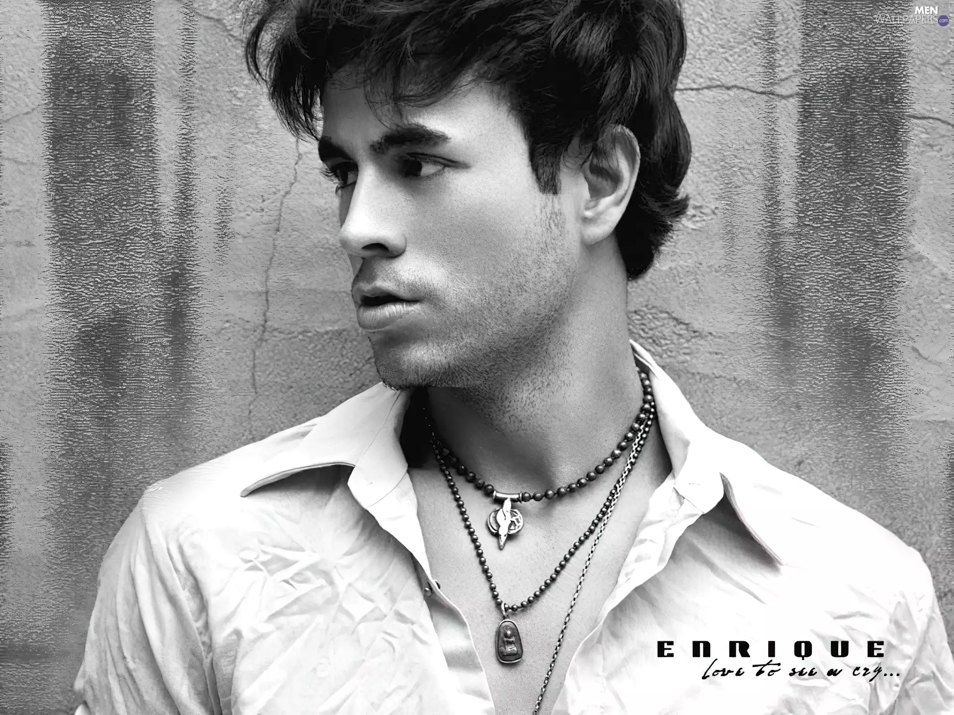 Enrique Iglesias, Necklaces