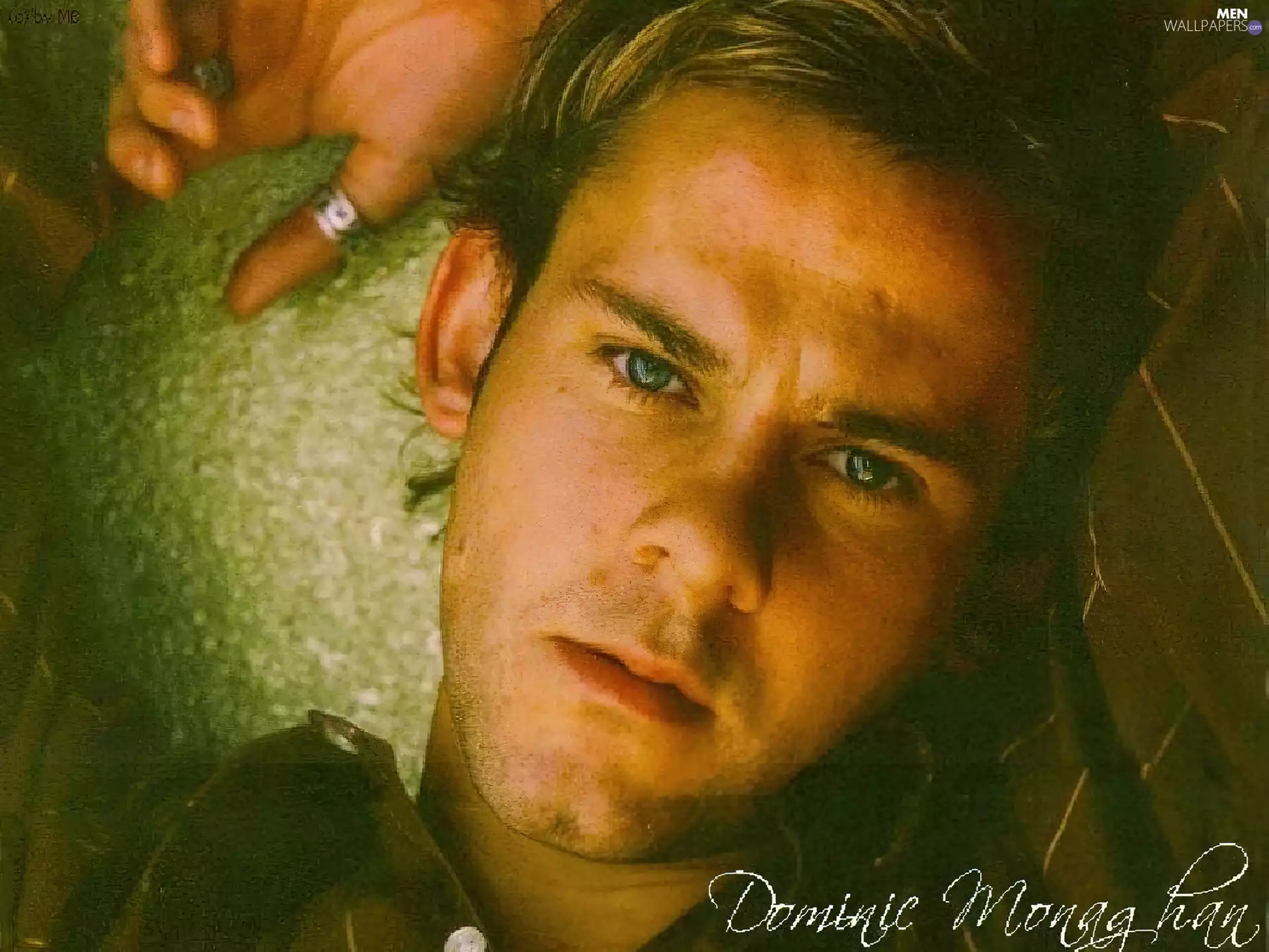 Dominic Monaghan, Blue eyes