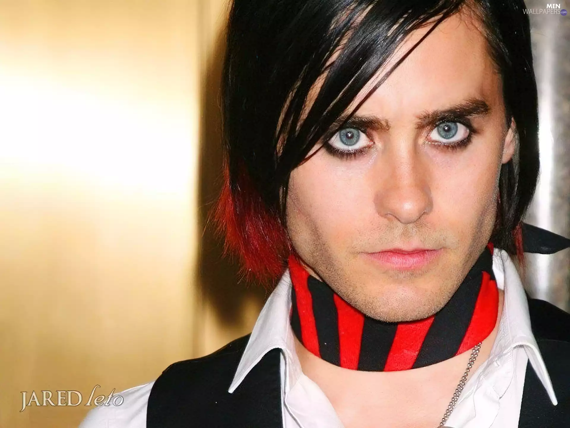 Jared Leto, Blue eyes