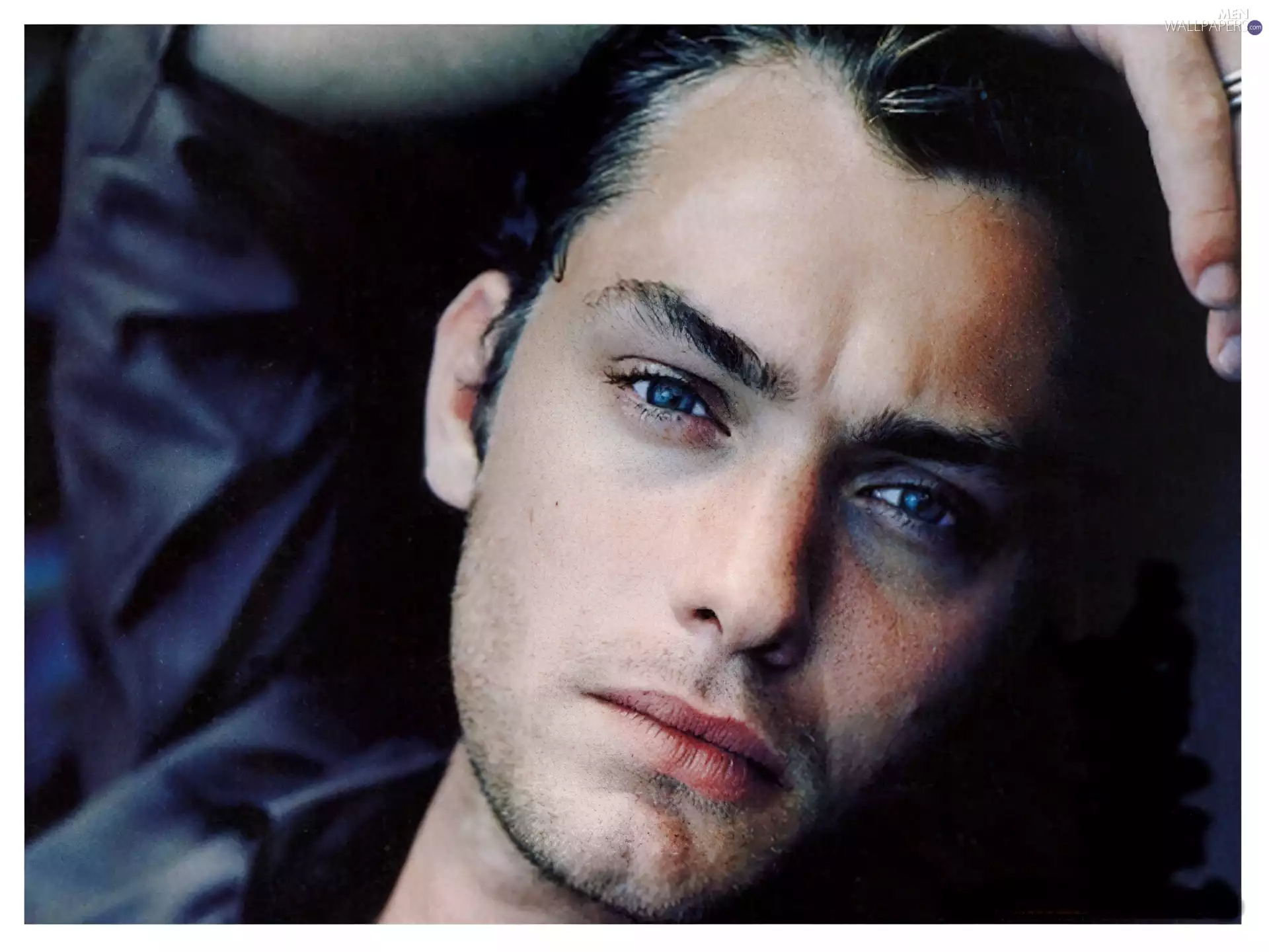 Jude Law, Blue eyes