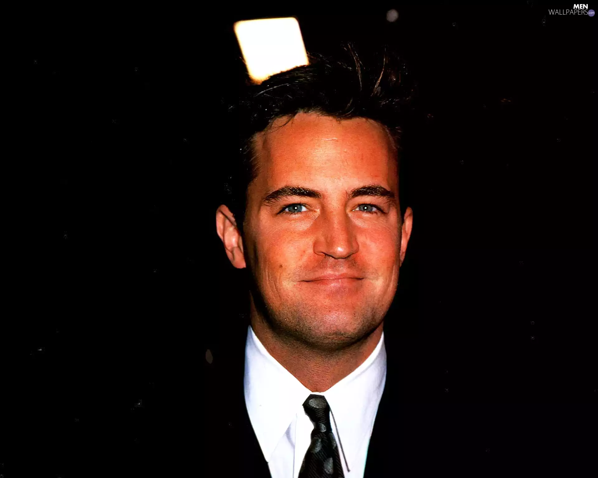 Matthew Perry, Blue eyes