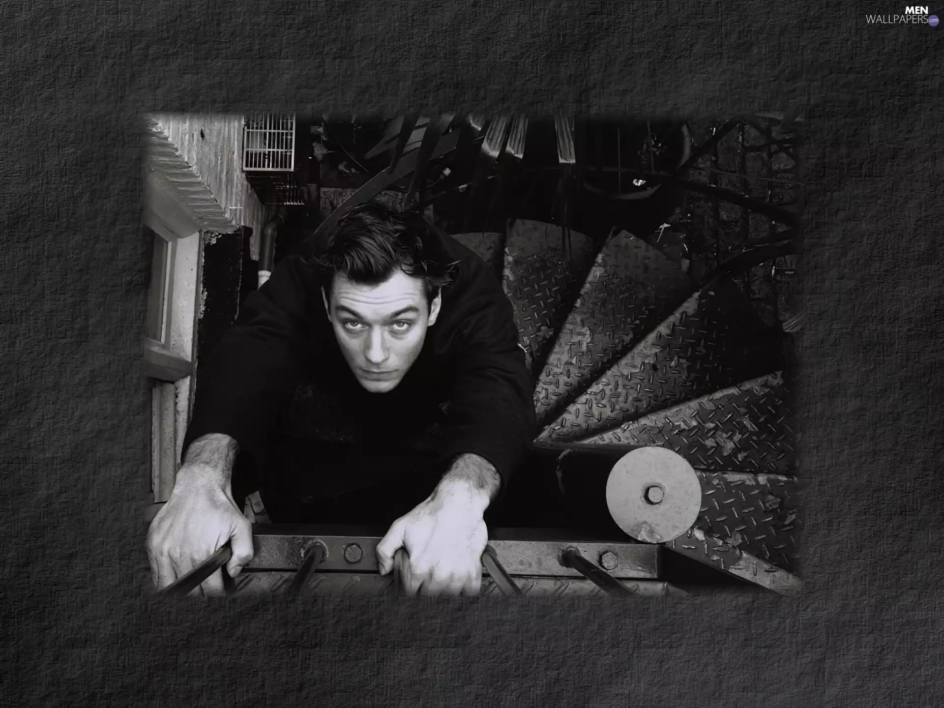 hands, Jude Law, face