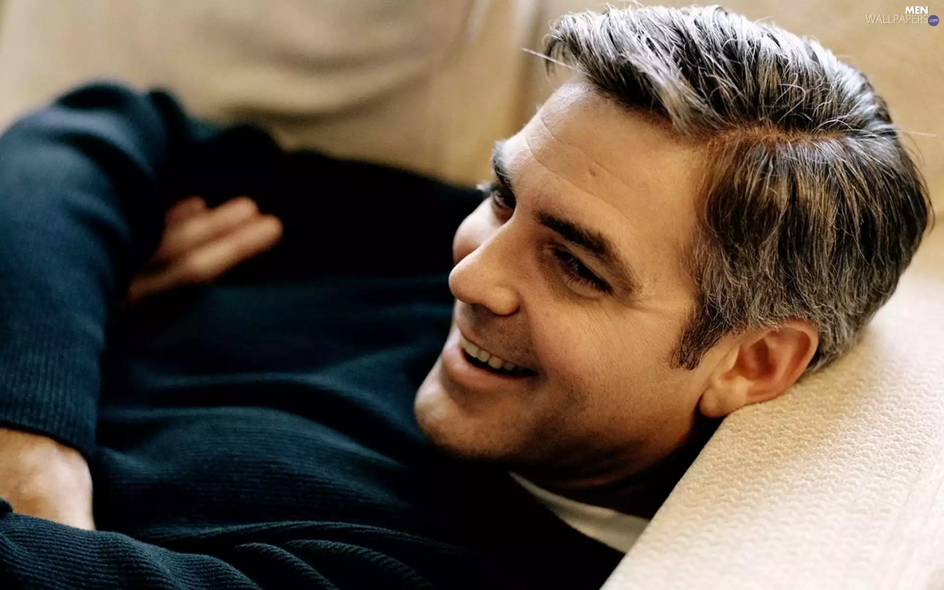 George Clooney, Smile