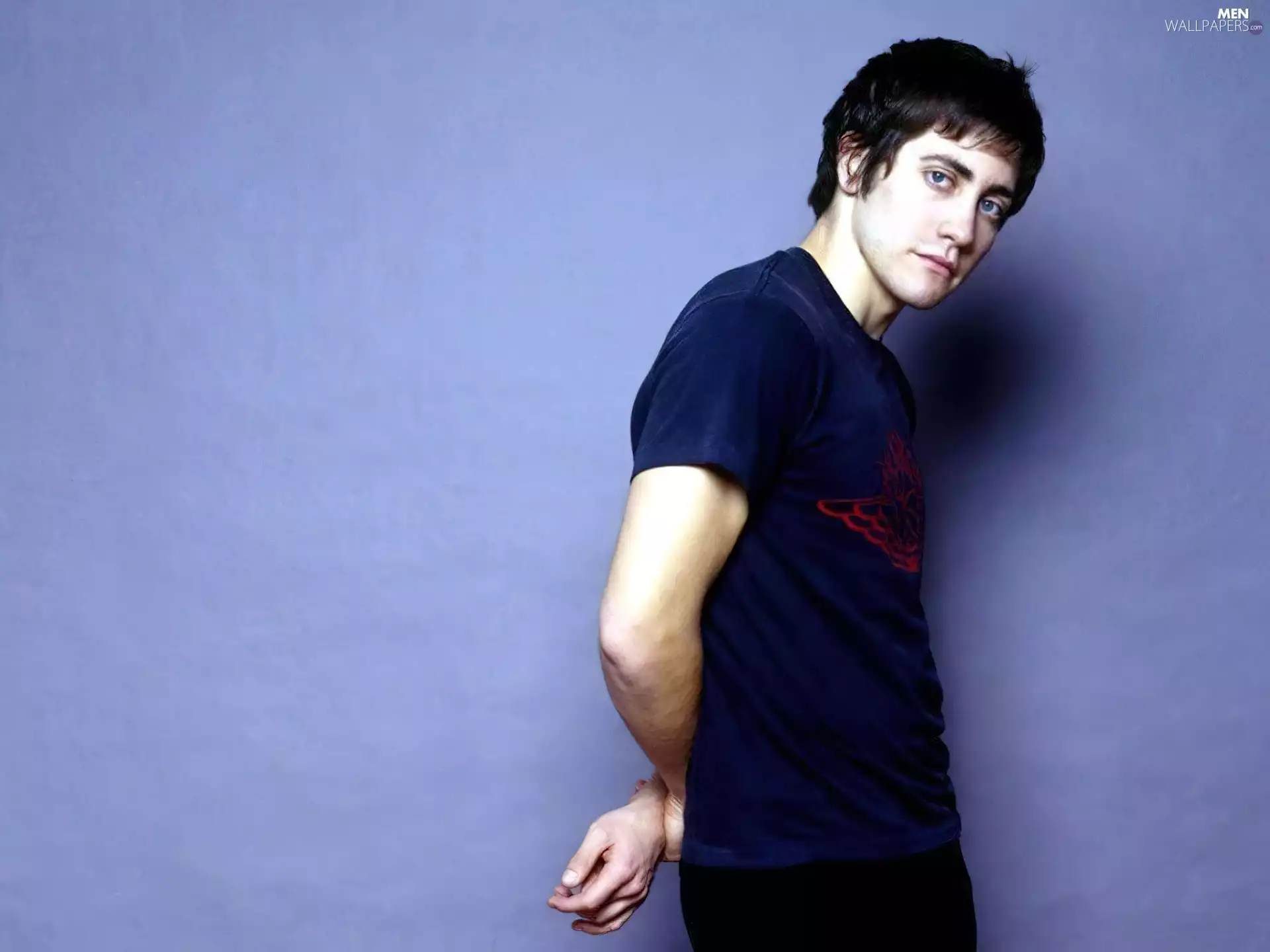 Jake Gyllenhaal, blue t-shirt