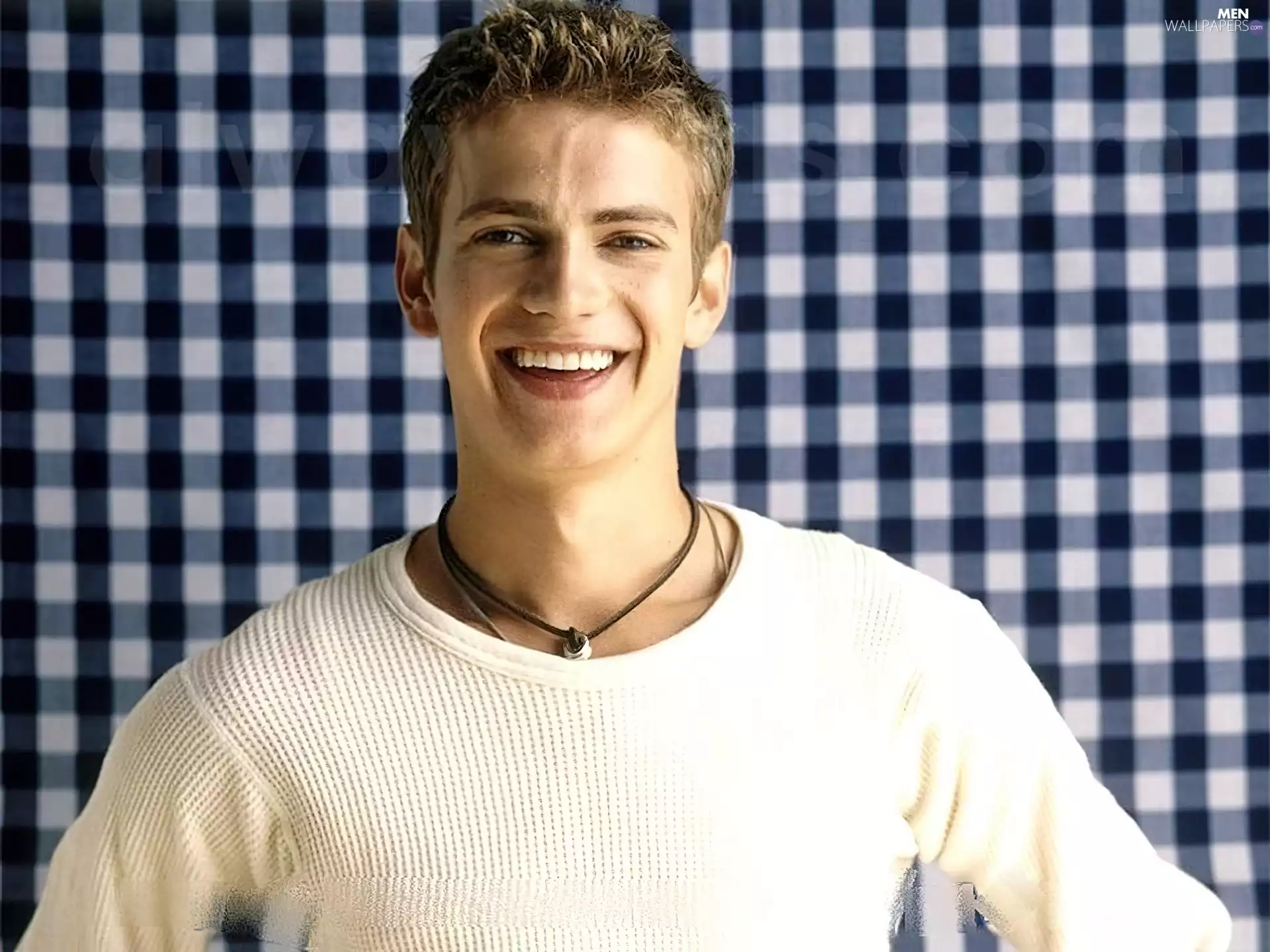 Smile, Hayden Christensen, White shirt