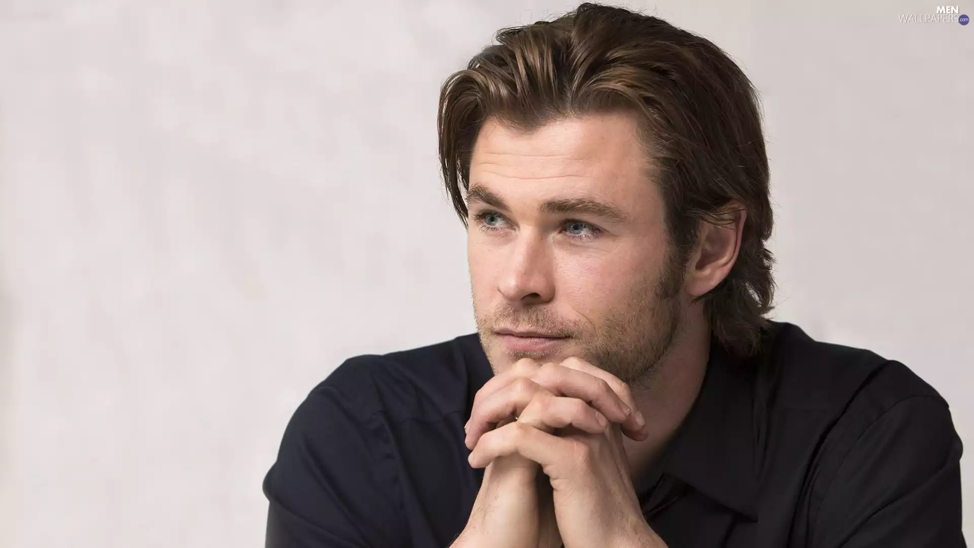 Chris Hemsworth, a man, actor