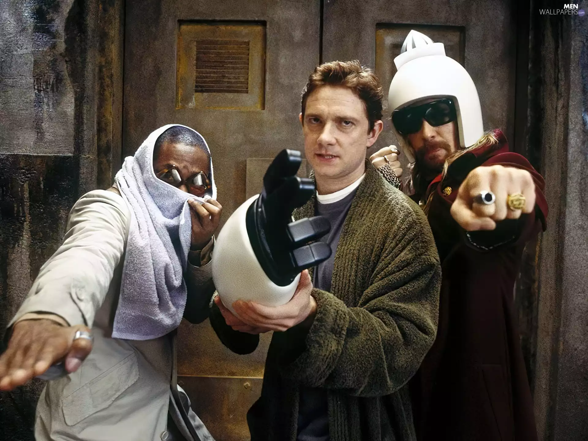 Hitchhikers Guide To The Galaxy, Characters, hand, Martin Freeman