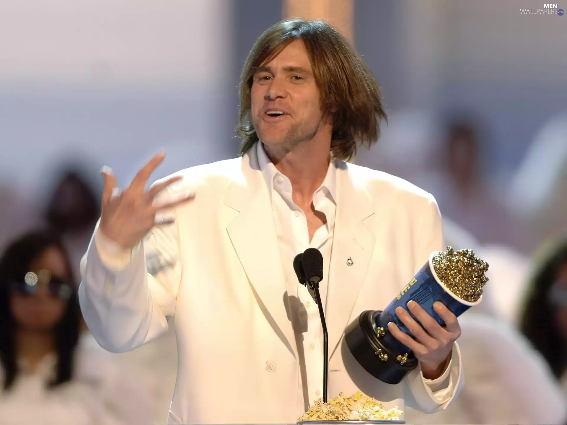 Mike, Jim Carrey, long hair