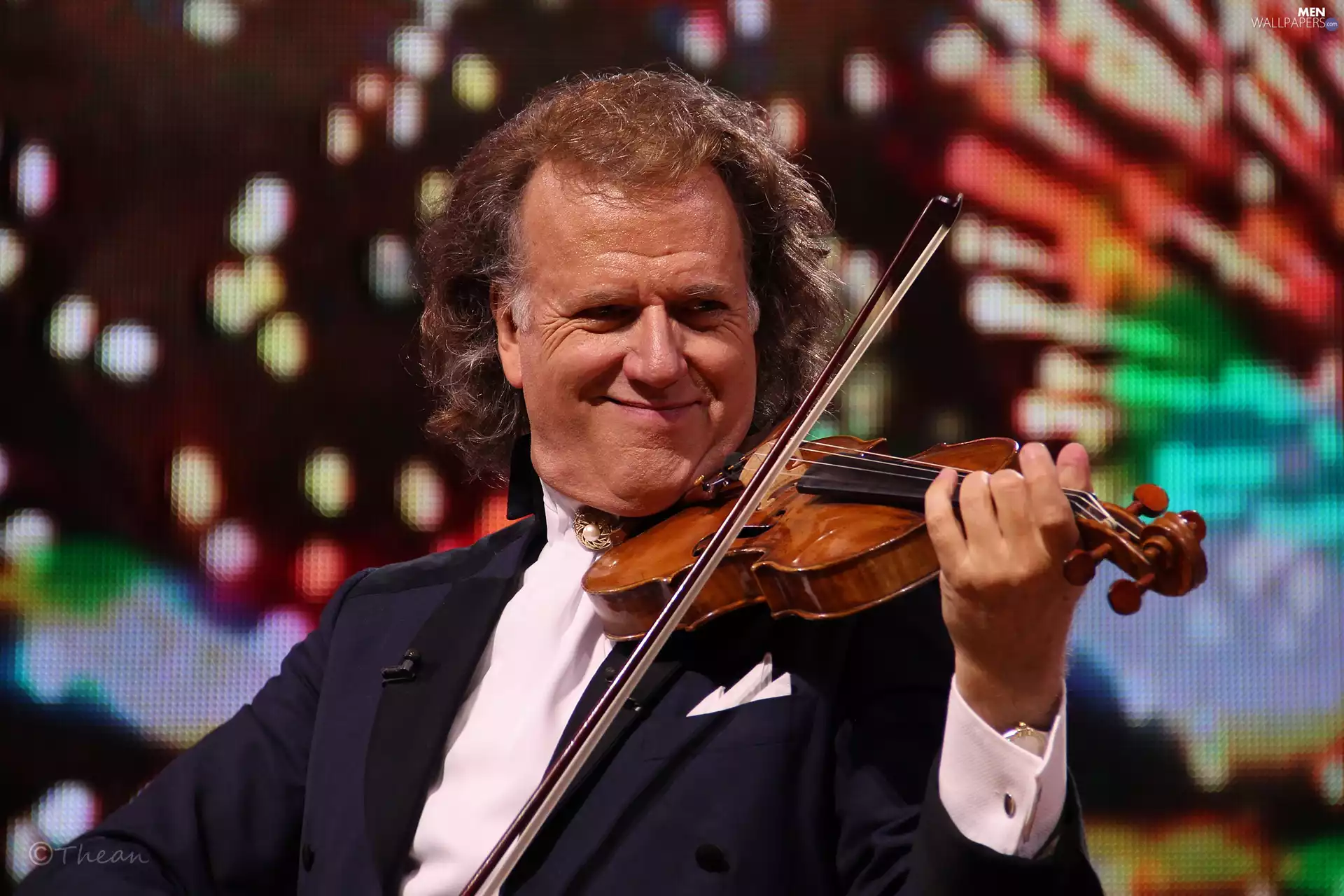 Johan Strauss Orchestra, Andre Rieu, Concert, bath-tub, violin, violinist