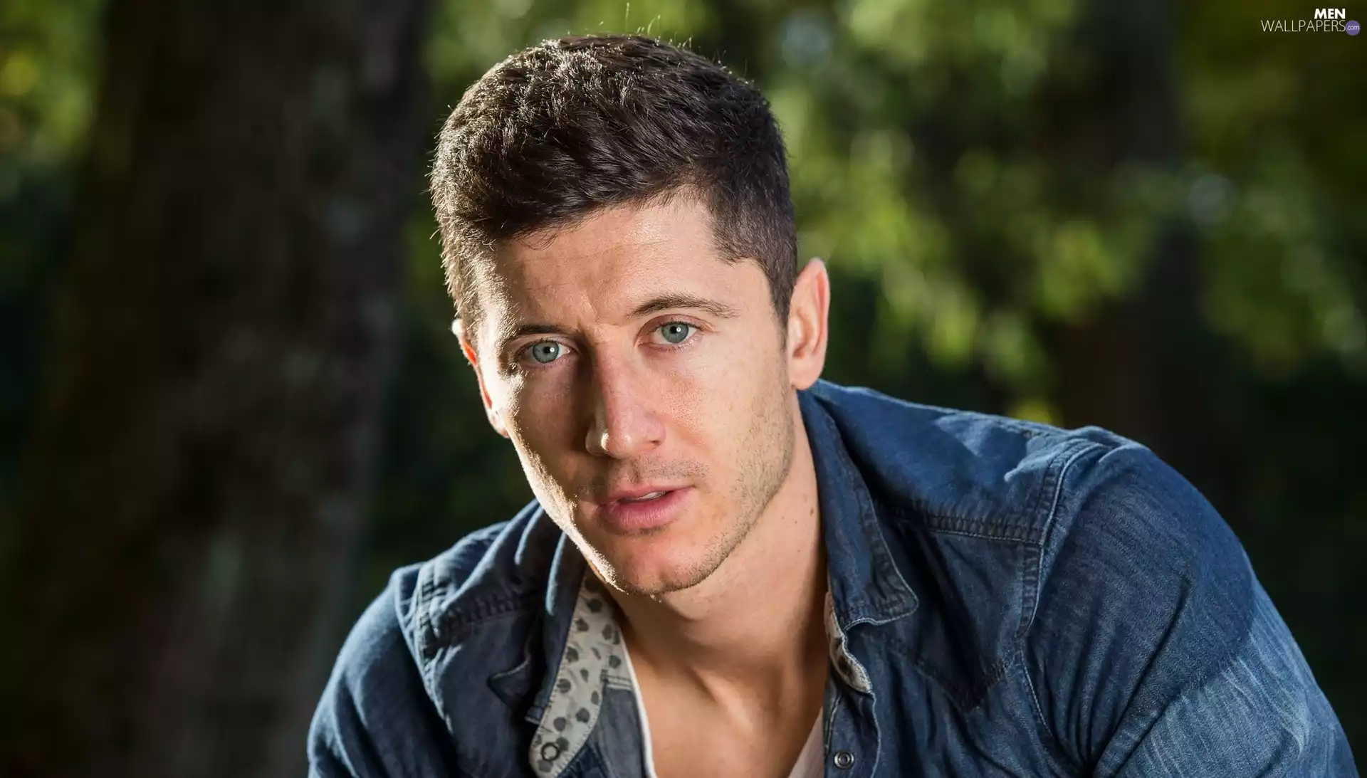 Robert Lewandowski, a man, footballer