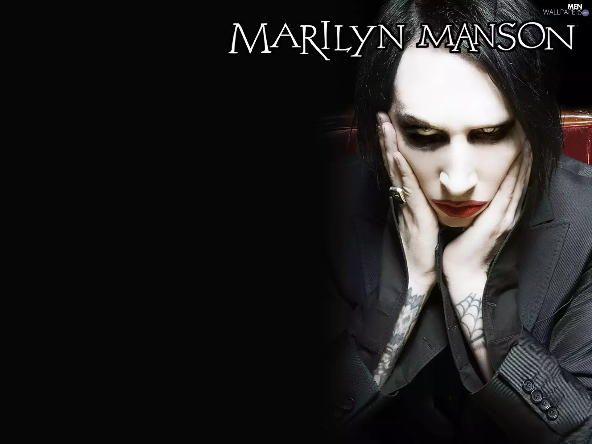Marilyn Manson, Coat