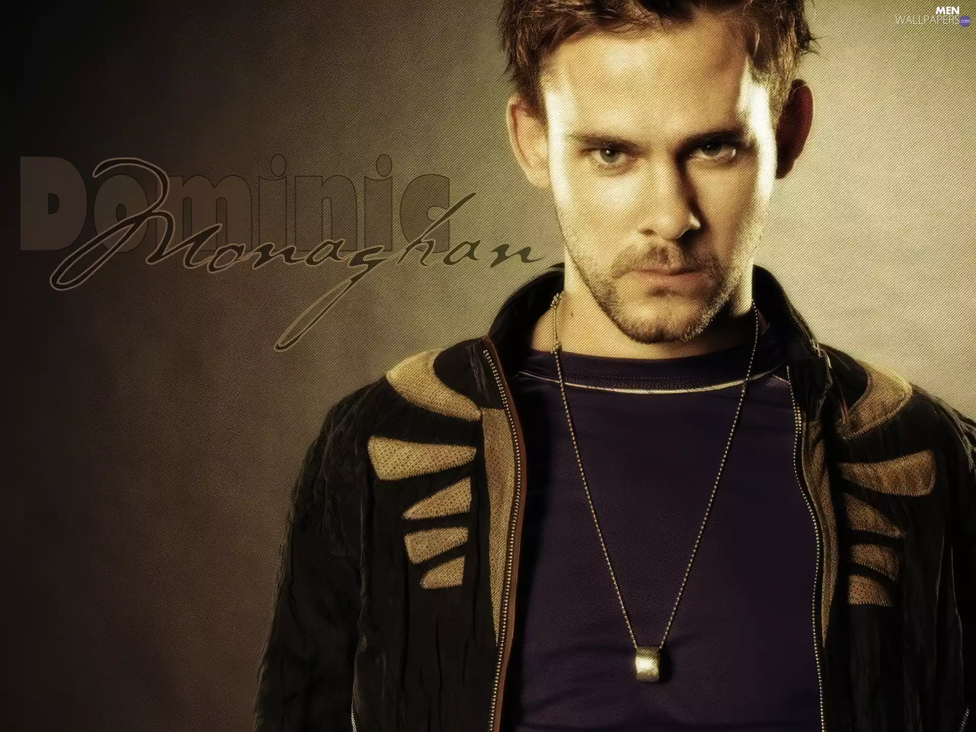 neck chain, Dominic Monaghan, blue t-shirt