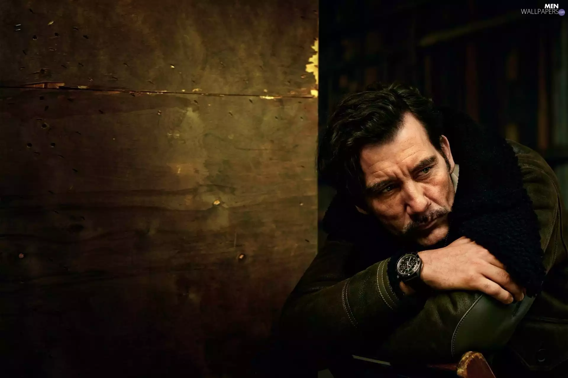 Clive Owen, thoughtful, a man