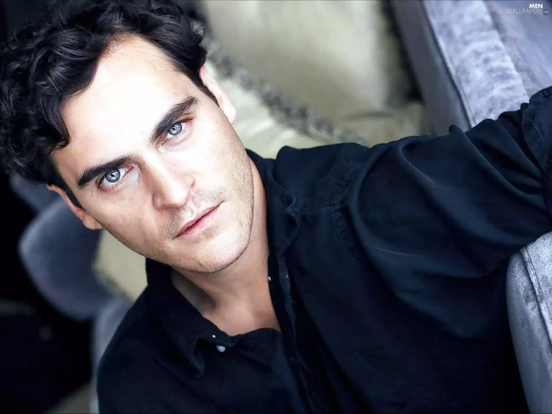 Curly hair, Joaquin Phoenix, Blue eyes