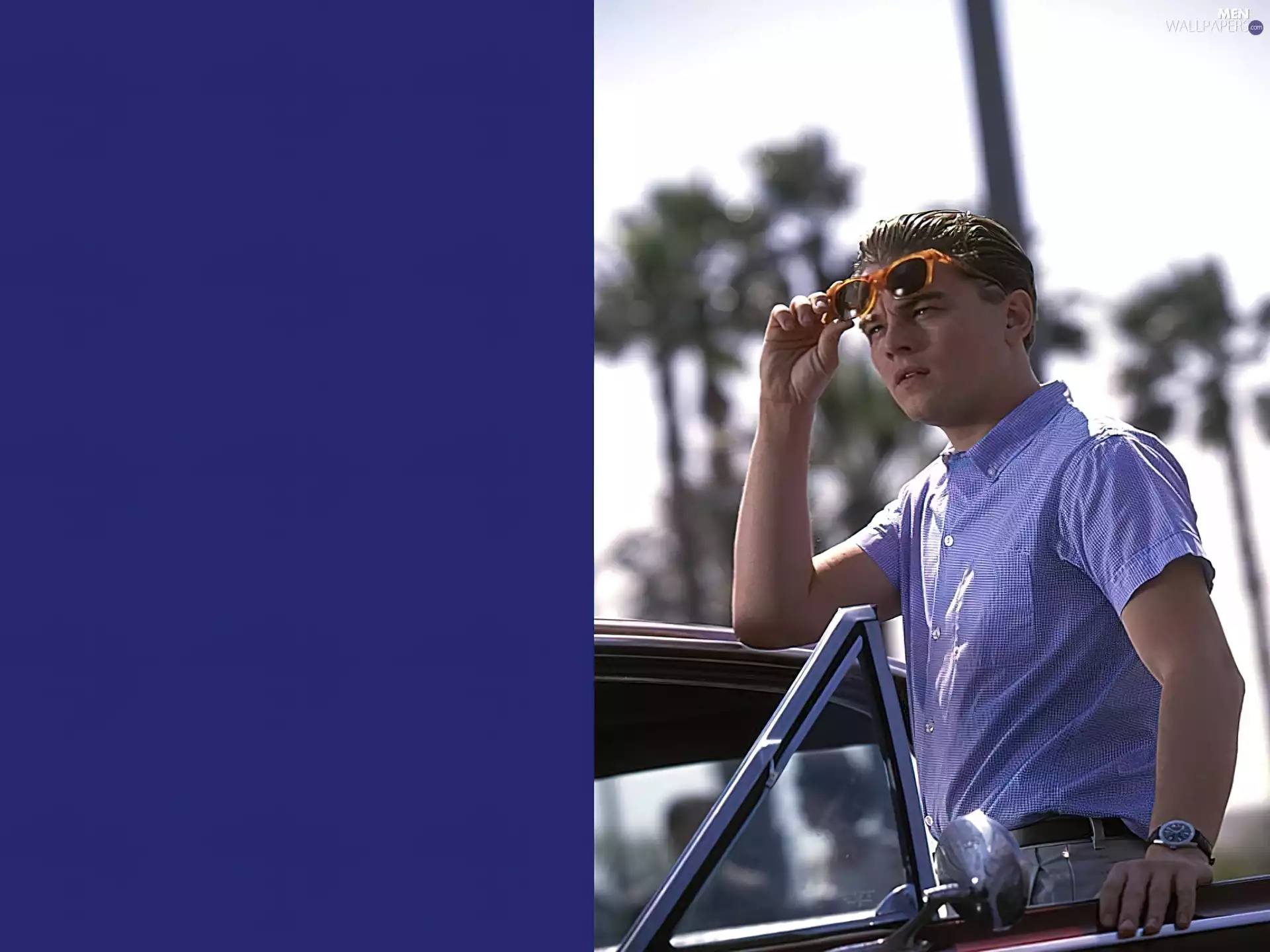 Leonardo DiCaprio, blue shirt