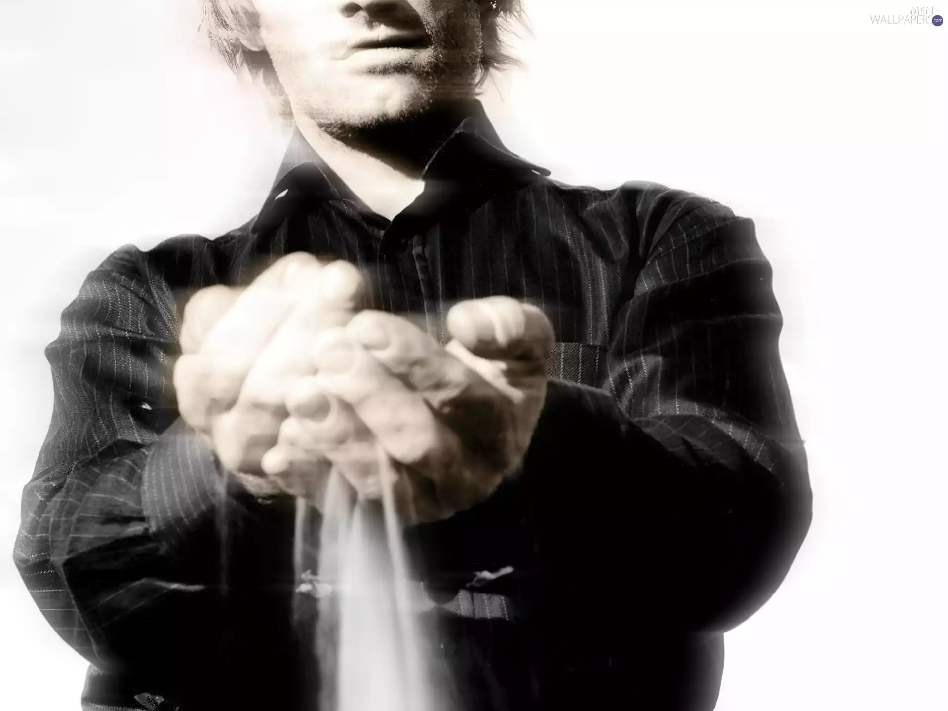 Viggo Mortensen, black shirt