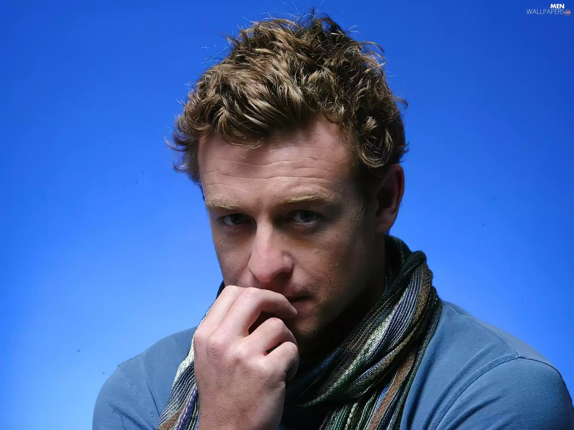Simon Baker, shawl