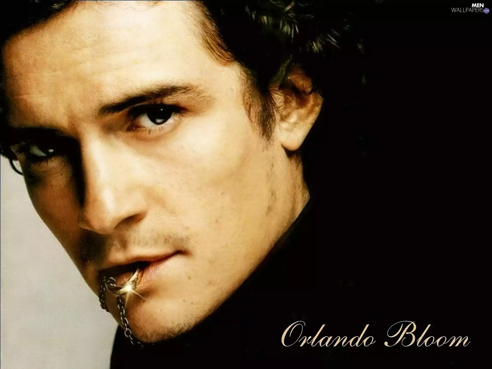 Orlando Bloom, Black Suit