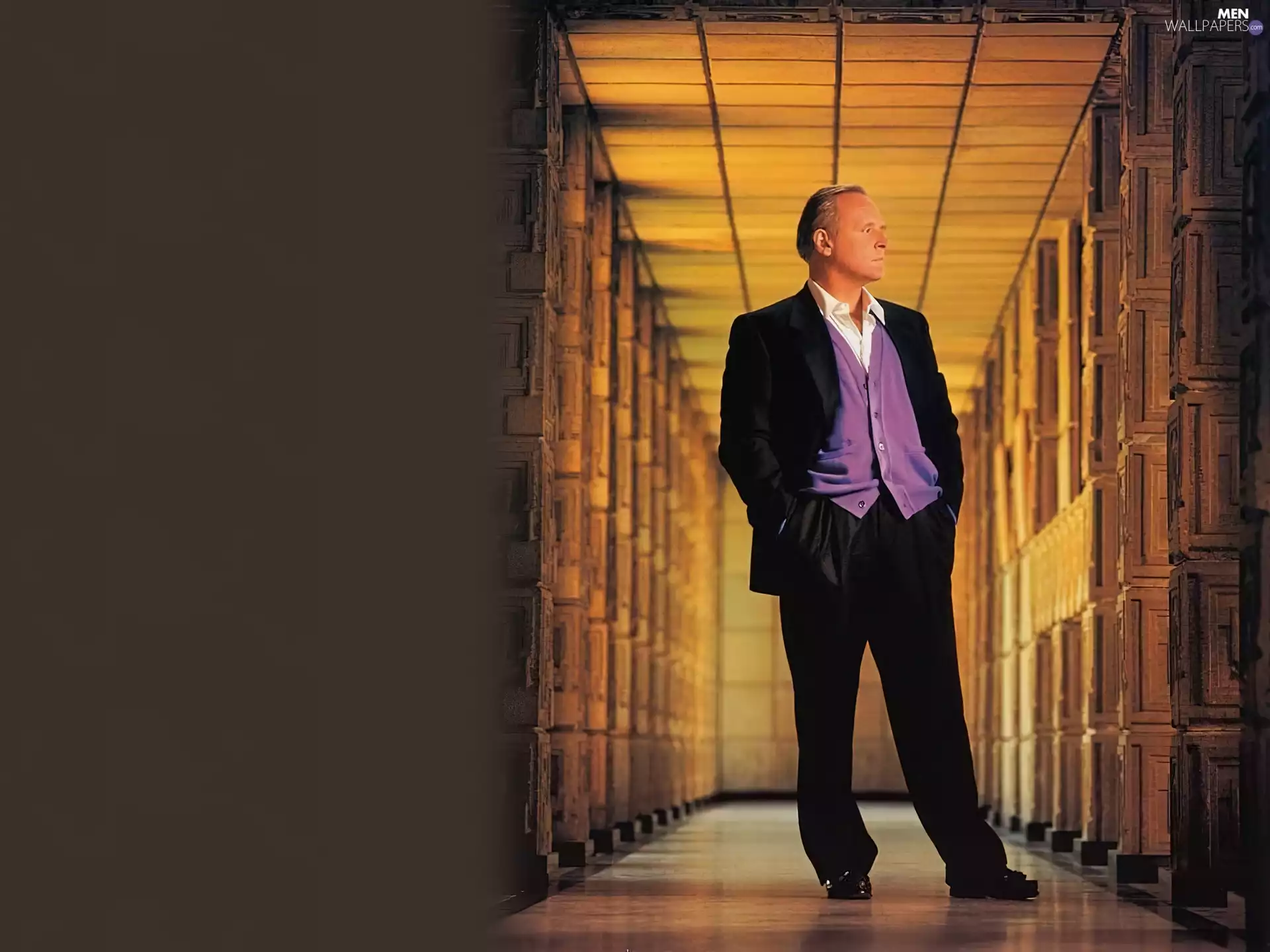 Sweater, Anthony Hopkins, Violet