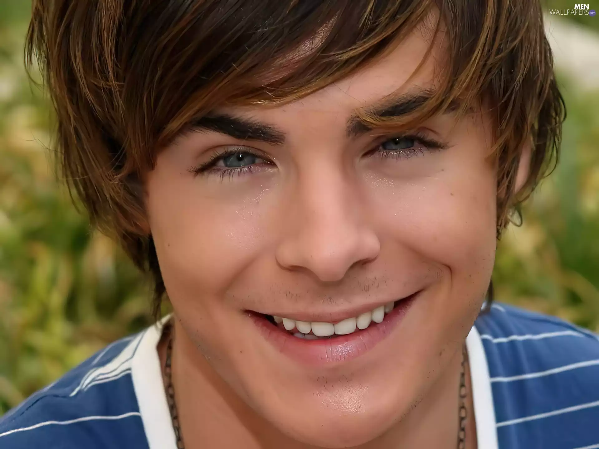Zac Efron, Smile