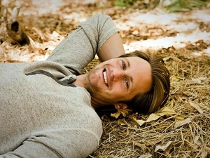 Alexander Skarsgard, Smile