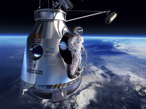 capsule, land, Felix Baumgartner