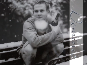 snow, Dominic Monaghan, Bottle