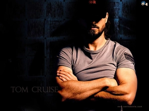 Tom Cruise, black cap