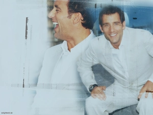 Watch, Clive Owen, White suit