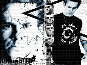 subtitles, Dominic Monaghan, T-shirt