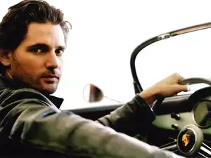 mirror, Eric Bana, driver