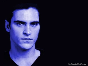 Joaquin Phoenix, Blue eyes