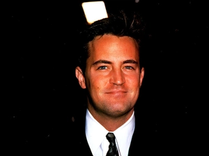 Matthew Perry, Blue eyes