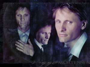 Viggo Mortensen, Blue eyes