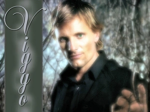 Viggo Mortensen, Green eyes