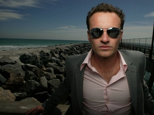 Julian McMahon, shirt, Glasses, stretched