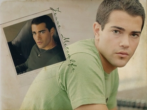 picture, Jesse Metcalfe, green t-shirt