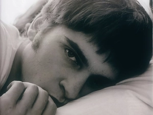 Joaquin Phoenix, dark hair