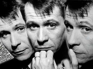 ring, Gary Oldman, hand