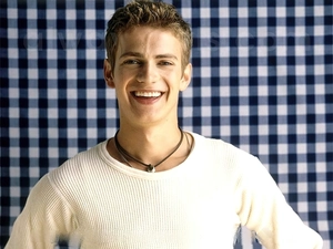 Smile, Hayden Christensen, White shirt