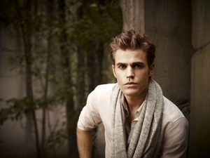 Paul Wesley, head-dress