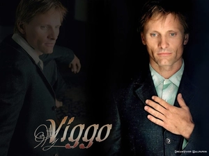 Viggo Mortensen, black jacket