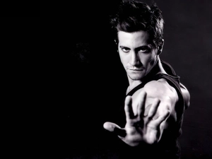 hand, Jake Gyllenhaal, Black shirt