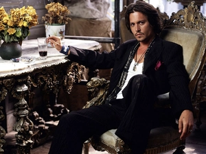 Johnny Depp, Armchair