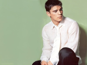 Tie, Josh Hartnett, white shirt
