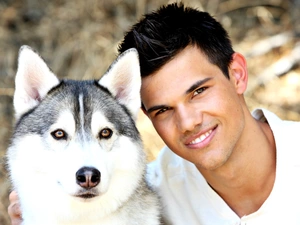 Taylor Lautner, Head, dog, Smile
