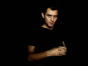 Jude Law, black t-shirt